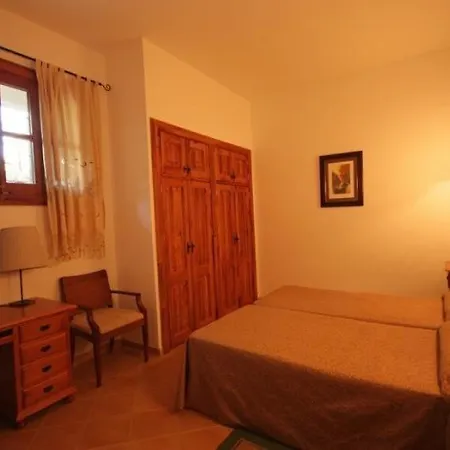 Son March Casa Con Piscina En * Petra (Mallorca)