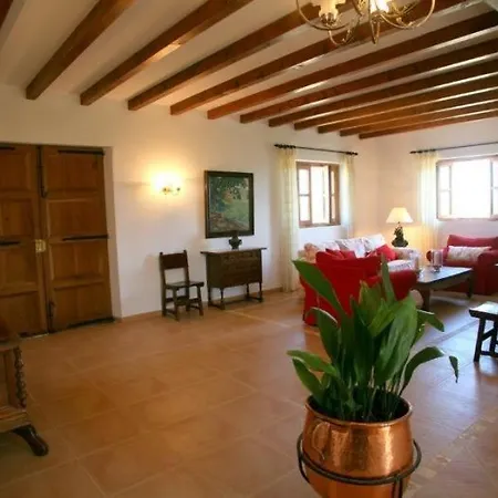 Son March Casa Con Piscina En Petra (Mallorca)