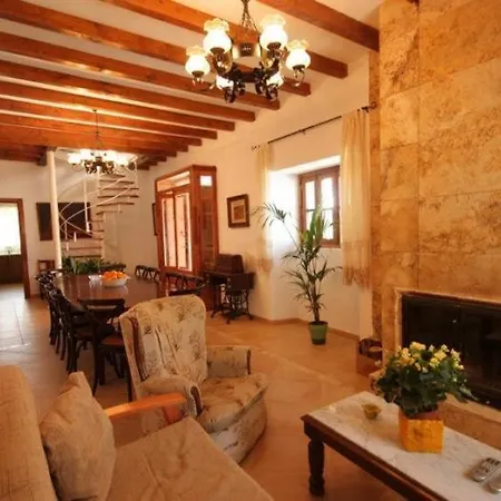 Son March Casa Con Piscina En * Petra (Mallorca)